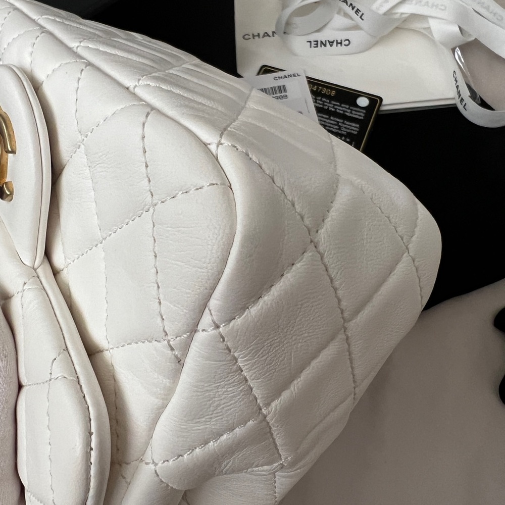 Auth Chanel White Pearl Crush Mini Square - Lambskin w/ Aged Gold Hardware - Picture 11 of 16